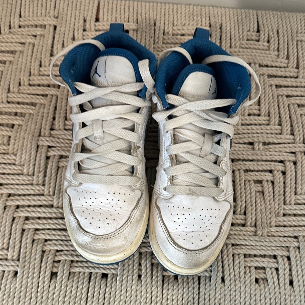 Jordan Kids White and Teal Sneakers